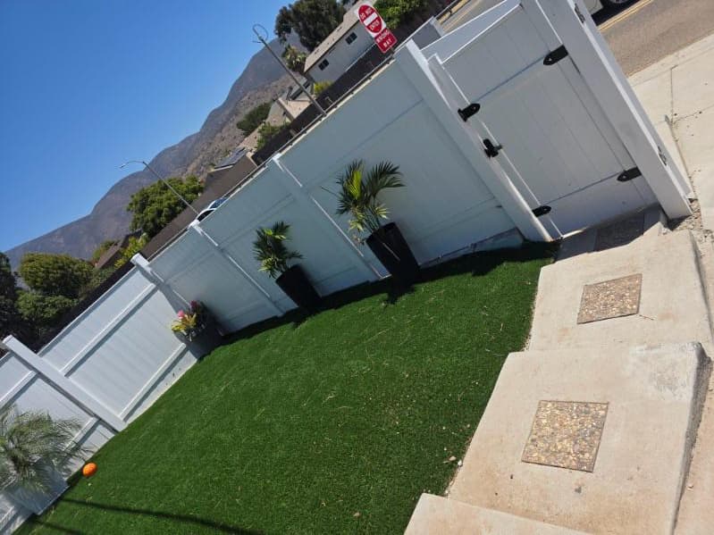 picture of newly installed turf and pavers in a residential home